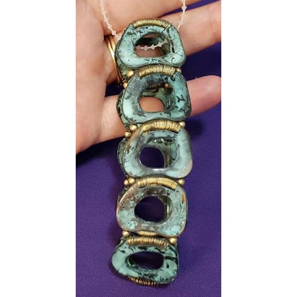 Carol Dauplaise Stretch Bracelet Light Blue & Black Stone, Gold Tone - Picture 4 of 8